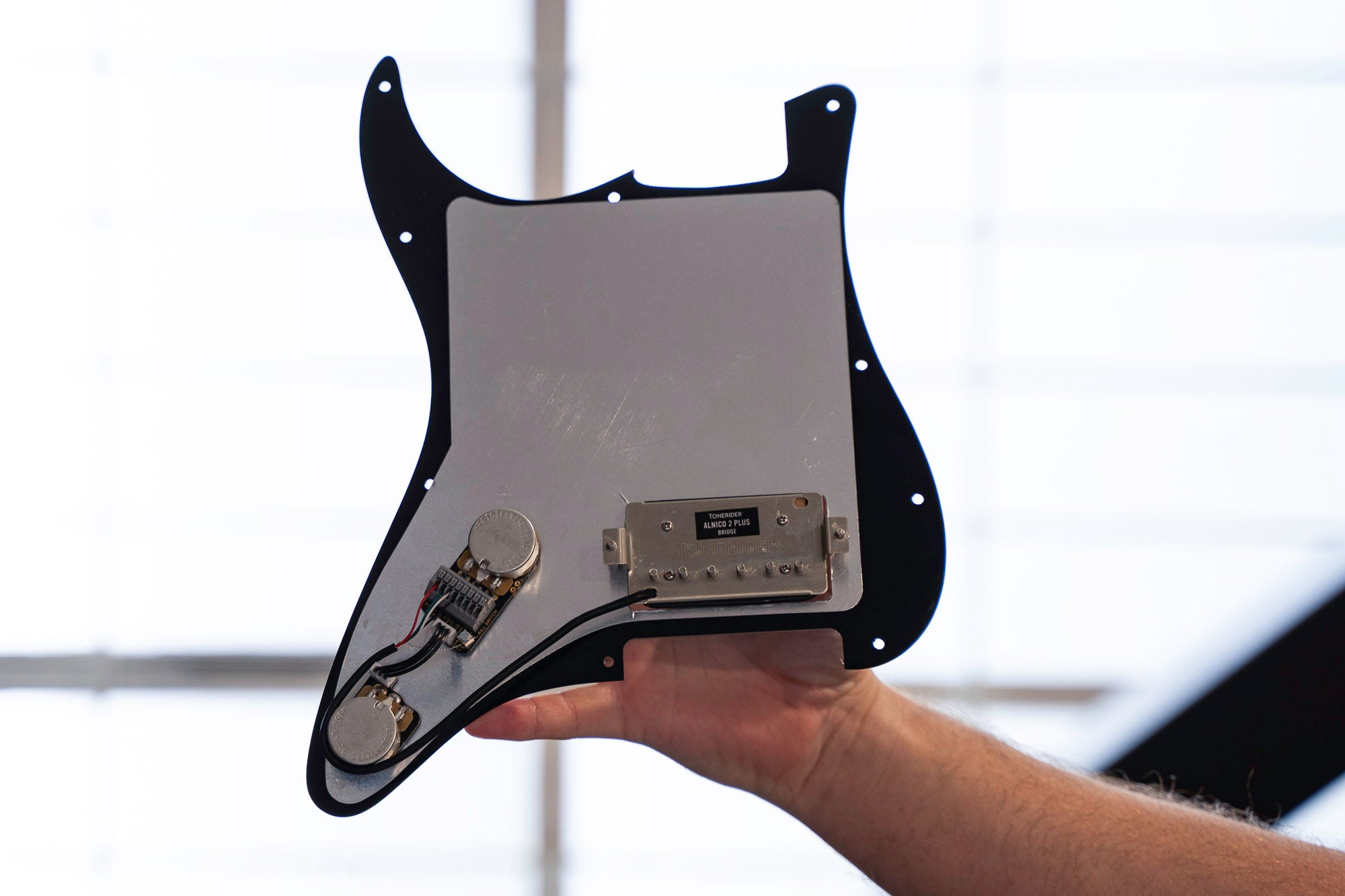 Custom Shop : Pickguard chargé HSS pour Strat®
