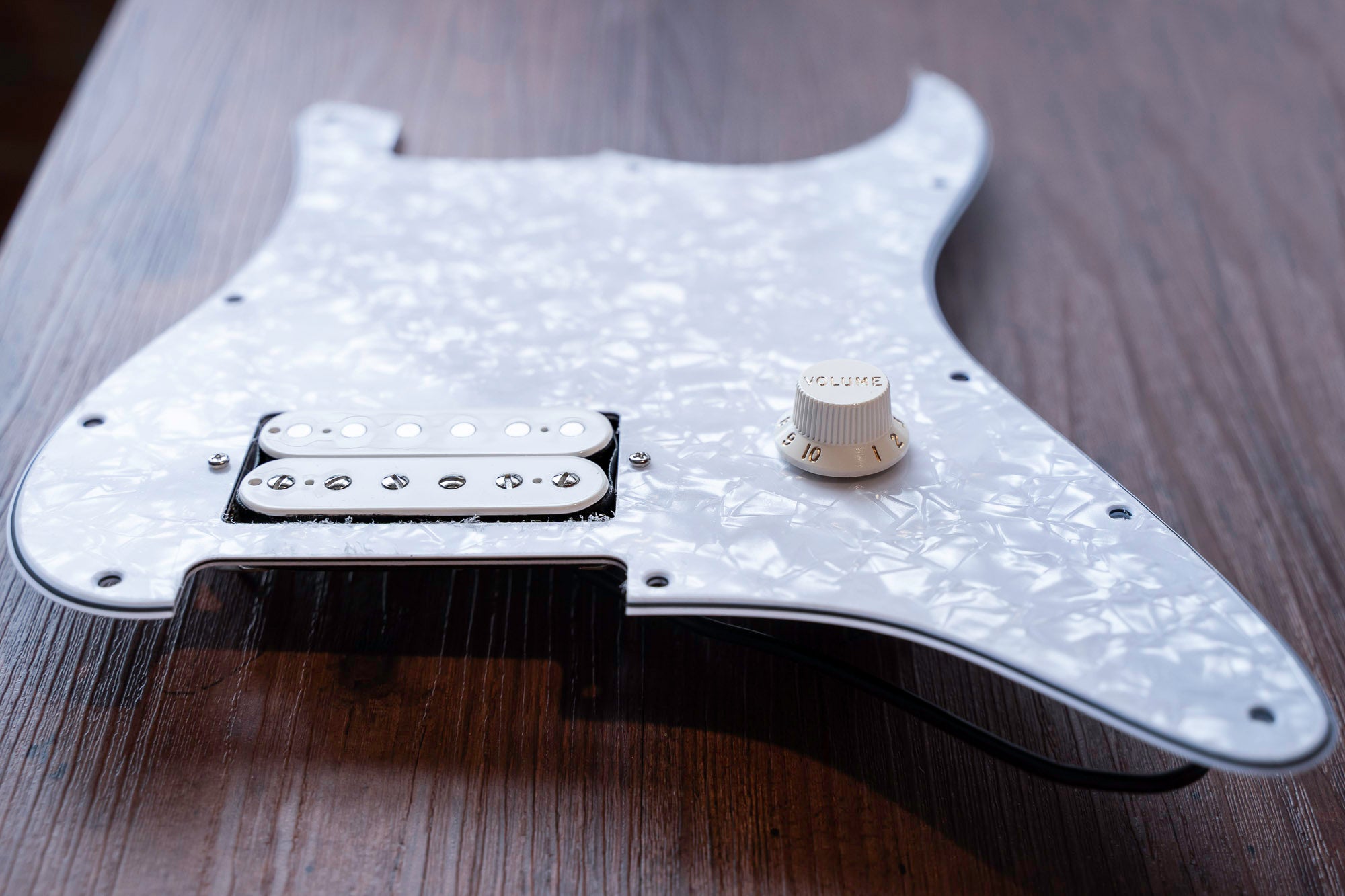 Custom Works: Single Humbucker Loaded Pickguard for Strat®