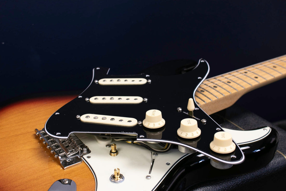 Custom Shop: Loaded Pickguard für Strat® (SSS)