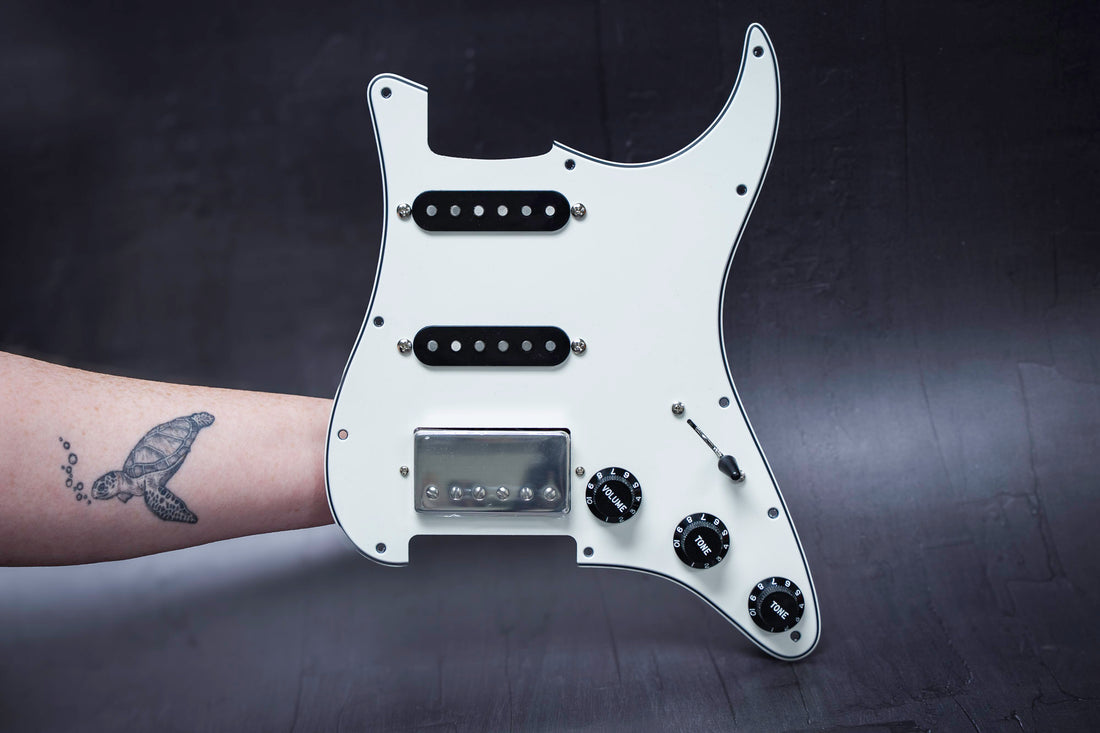 Custom Shop: HSS Loaded Pickguard für Strat®