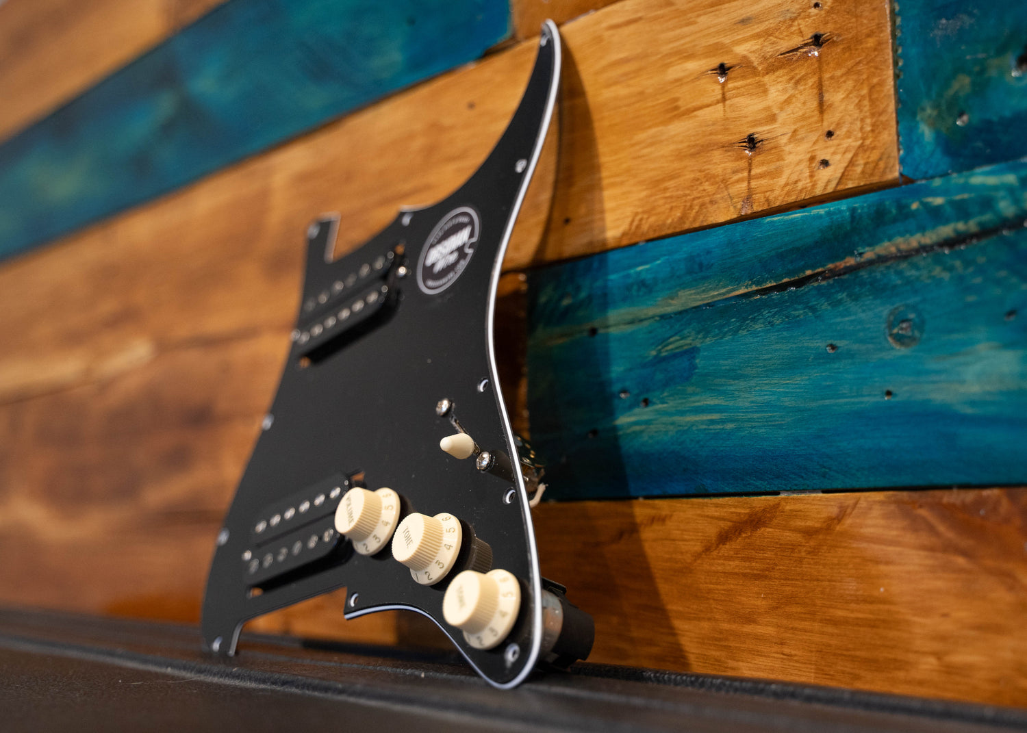 Custom Shop: HSS Loaded Pickguard für Strat®