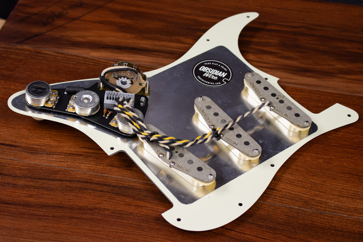 Custom Shop : Pickguard chargé pour Strat® (SSS)