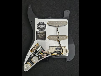 Custom Shop : Pickguard chargé HSS pour Strat®